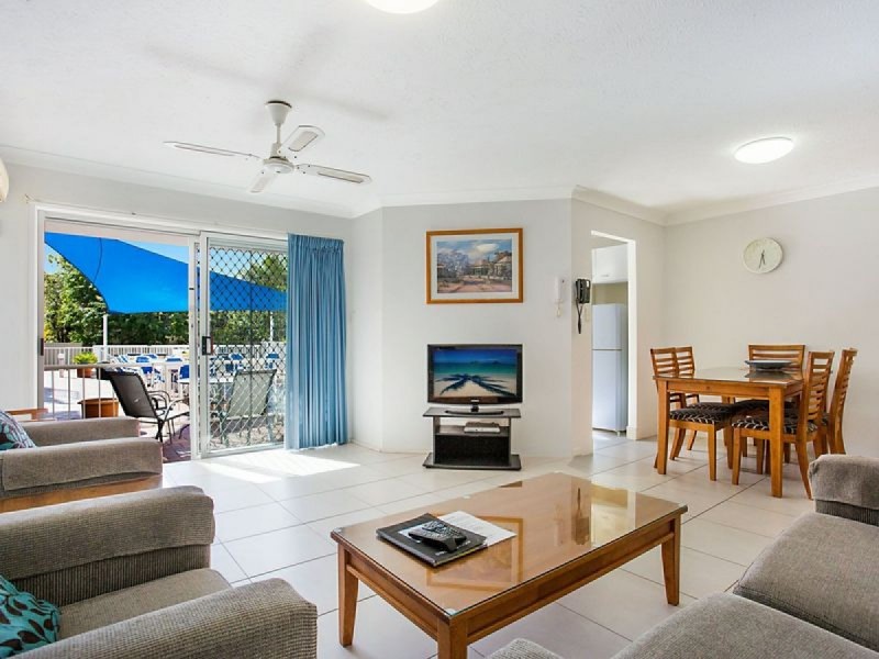 2/22-24 Jubilee Avenue, Broadbeach QLD 4218
