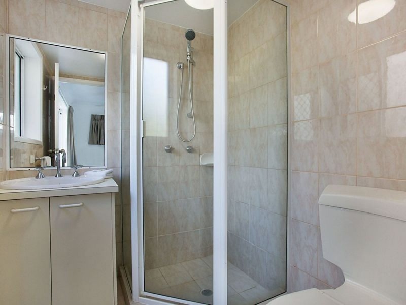 2/22-24 Jubilee Avenue, Broadbeach QLD 4218