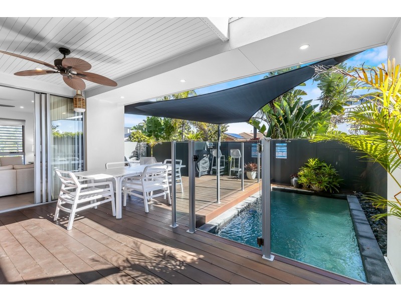 1/33 Avanti Street, Mermaid Waters QLD 4218