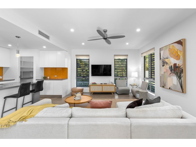 1/33 Avanti Street, Mermaid Waters QLD 4218