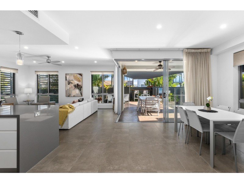 1/33 Avanti Street, Mermaid Waters QLD 4218