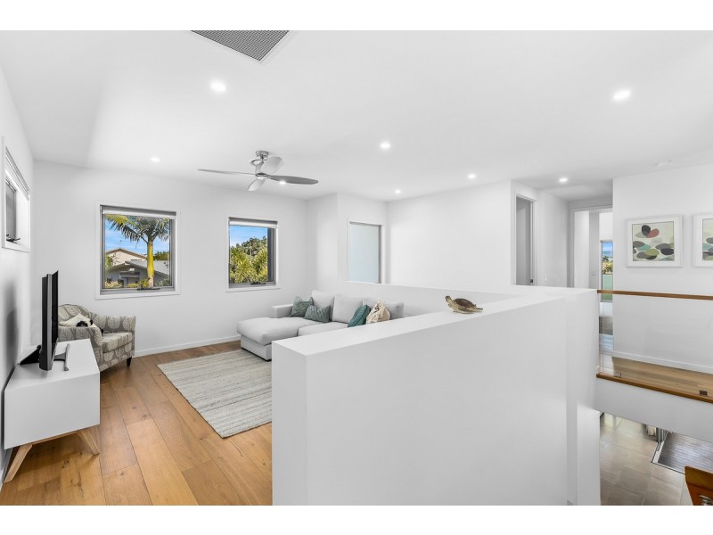 1/33 Avanti Street, Mermaid Waters QLD 4218