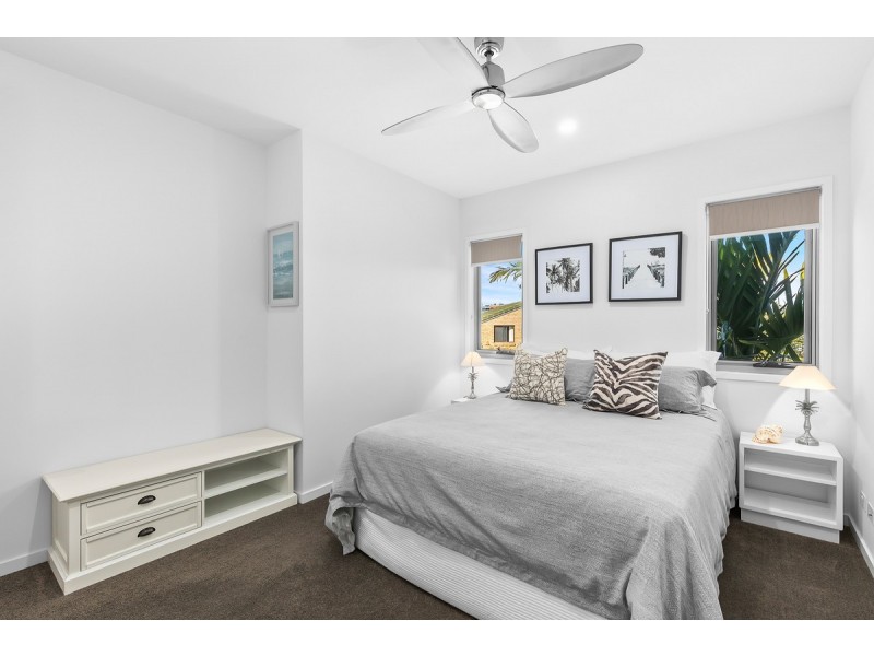 1/33 Avanti Street, Mermaid Waters QLD 4218