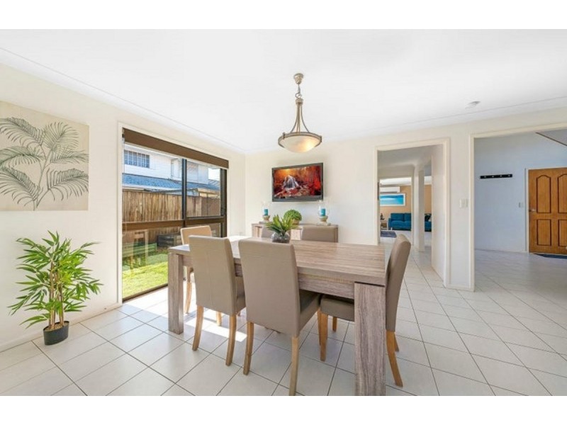 126 Ashmore Road, Benowa QLD 4217