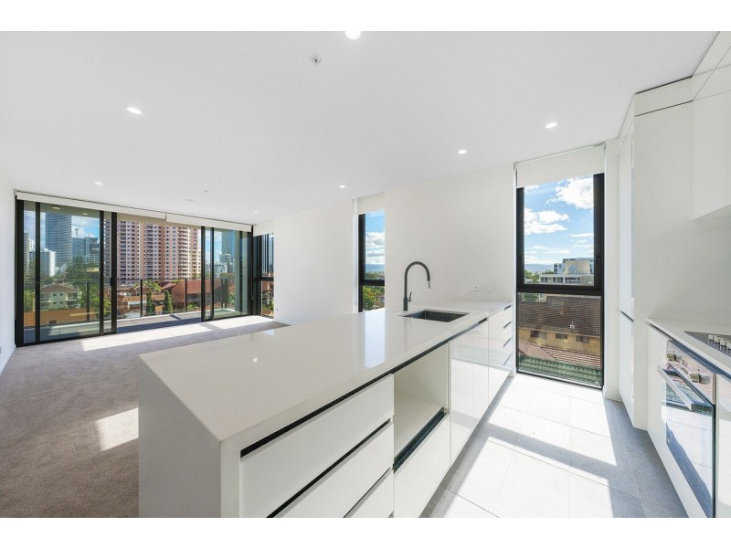 13/16-18 Chelsea Avenue, Broadbeach QLD 4218