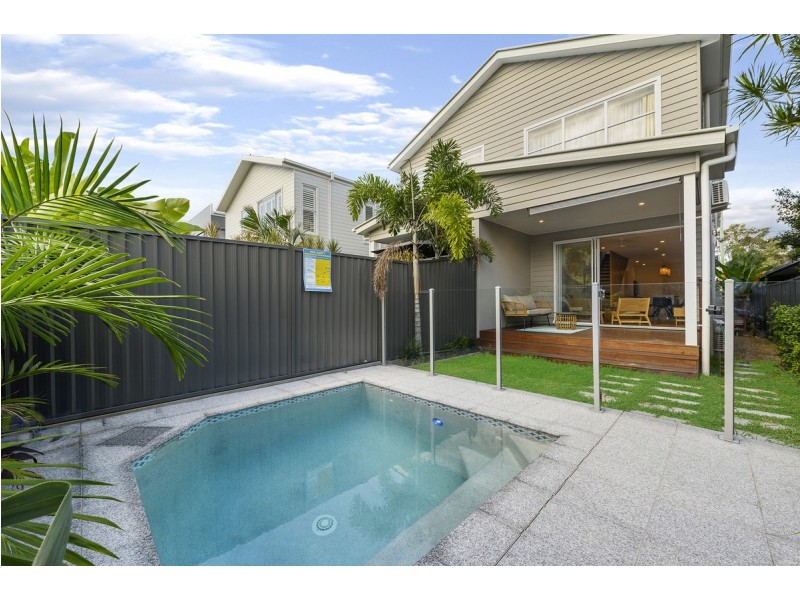 2/45 TwentySixth Avenue, Palm Beach QLD 4221