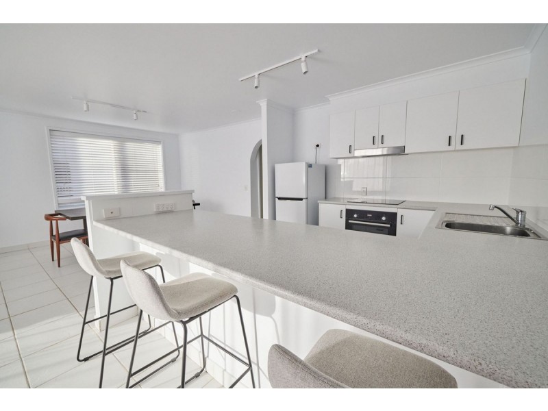 13/111 Old Burleigh Road, Surfers Paradise QLD 4217