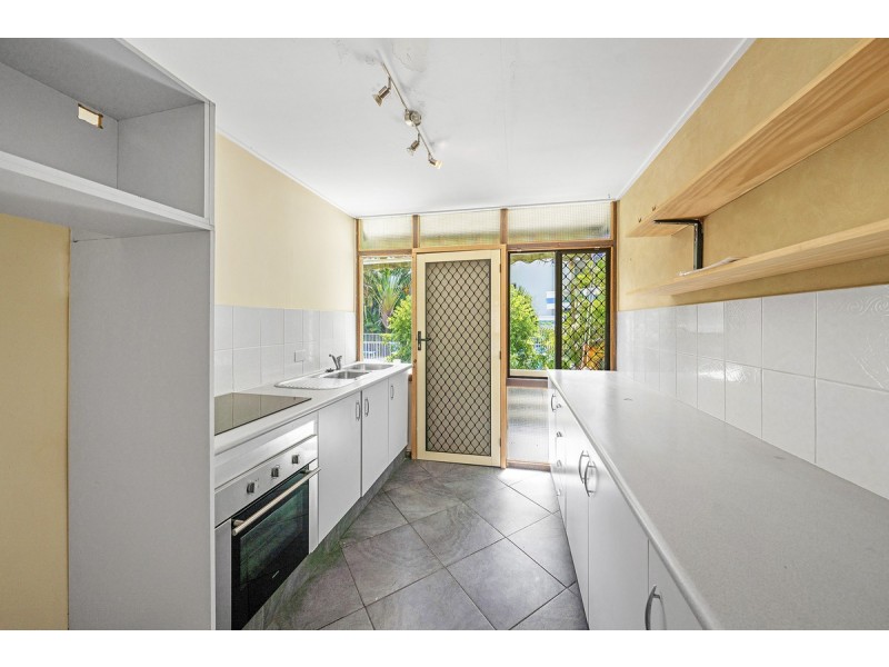 4/11 Anne Avenue, Broadbeach QLD 4218