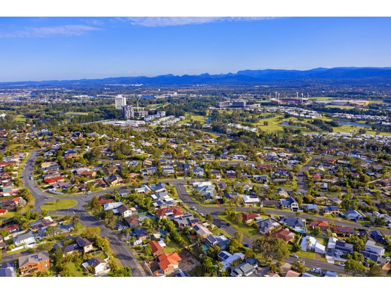 16 Carrabean Avenue, Ashmore QLD 4214