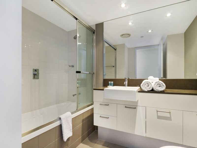 1705/18 Enderley Avenue, Surfers Paradise QLD 4217