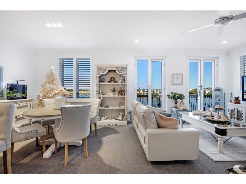 69/3030 The Boulevarde, Carrara QLD 4211