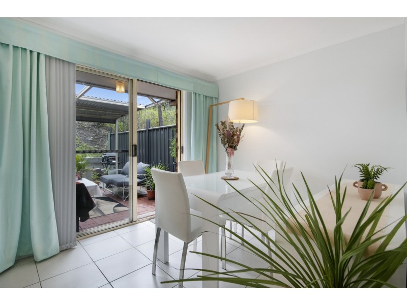 4/29-31 Golden Palms Court, Ashmore QLD 4214