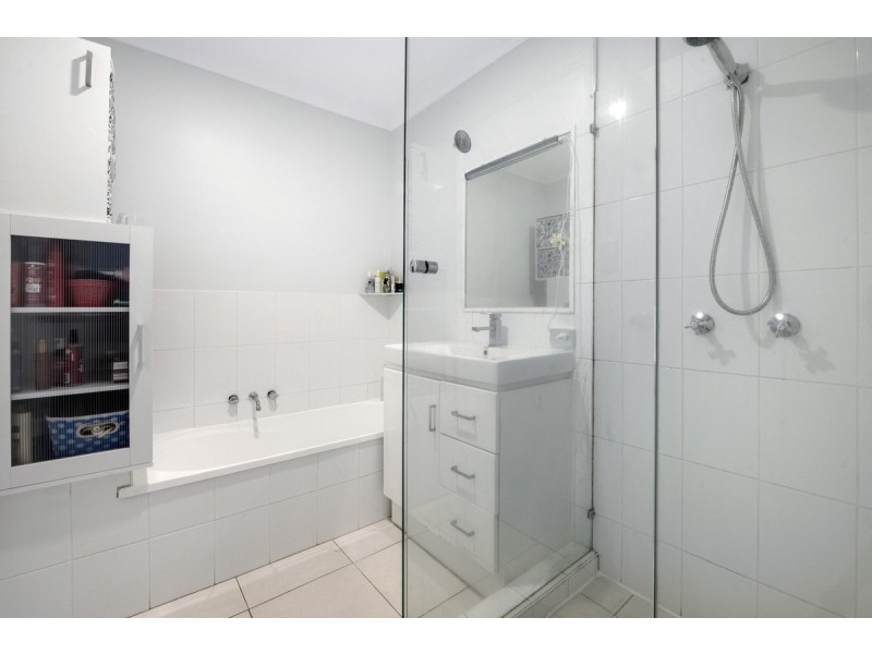 4/29-31 Golden Palms Court, Ashmore QLD 4214