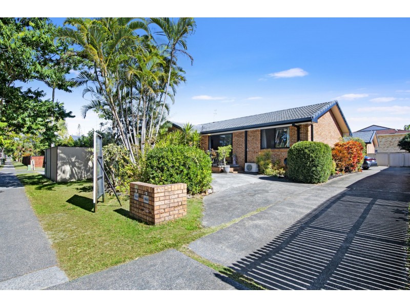 1/127 Sunshine Boulevard, Mermaid Waters QLD 4218