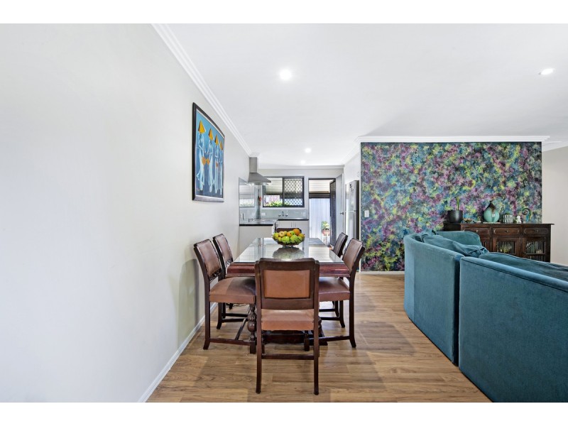 1/127 Sunshine Boulevard, Mermaid Waters QLD 4218