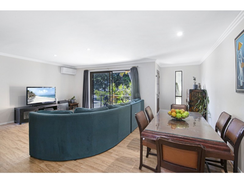 1/127 Sunshine Boulevard, Mermaid Waters QLD 4218