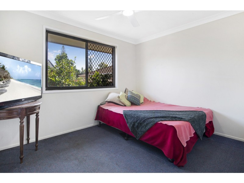 1/127 Sunshine Boulevard, Mermaid Waters QLD 4218