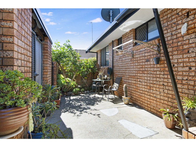 1/127 Sunshine Boulevard, Mermaid Waters QLD 4218