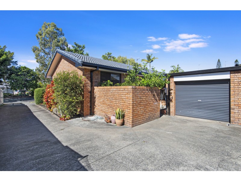 1/127 Sunshine Boulevard, Mermaid Waters QLD 4218