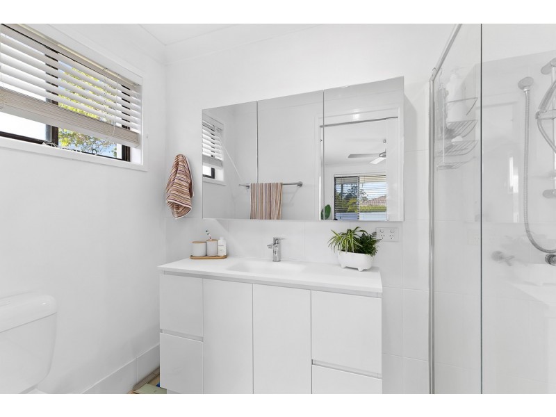 3 Himalaya Street, Mermaid Waters QLD 4218