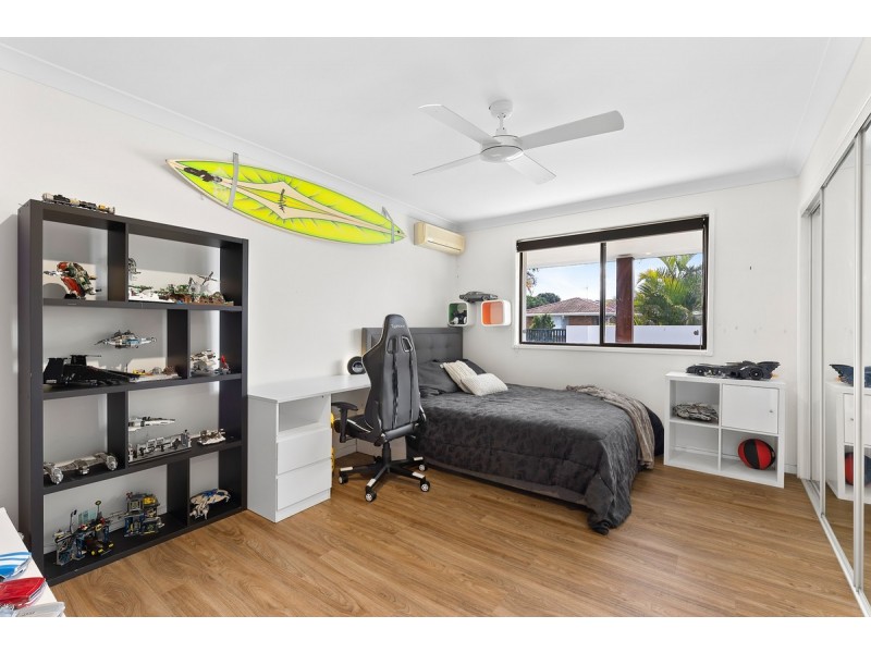 3 Himalaya Street, Mermaid Waters QLD 4218