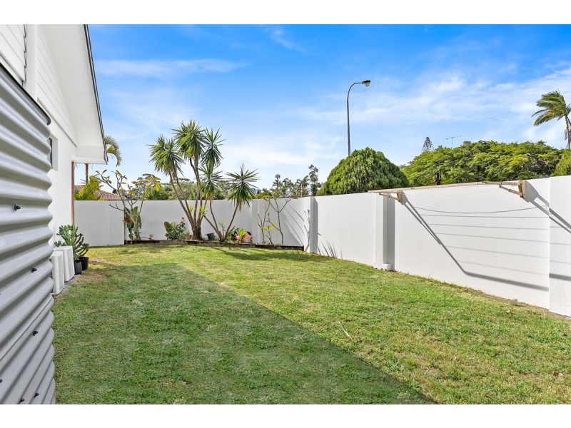 3 Himalaya Street, Mermaid Waters QLD 4218