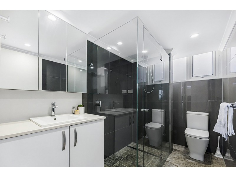 7E/1 Albert Avenue, Broadbeach QLD 4218