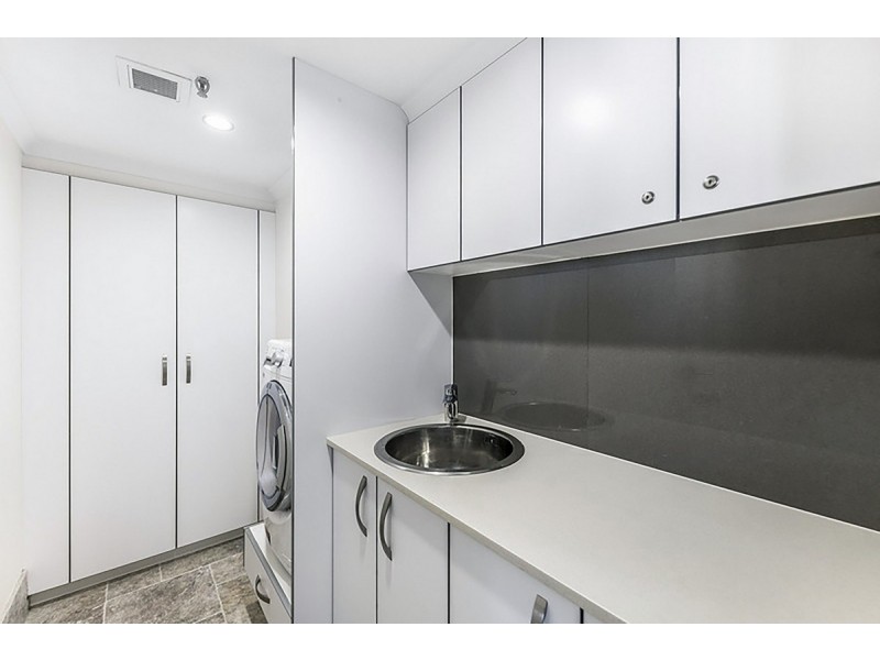 7E/1 Albert Avenue, Broadbeach QLD 4218