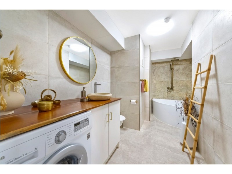 4b/2 Riverview Prd, Surfers Paradise QLD 4217