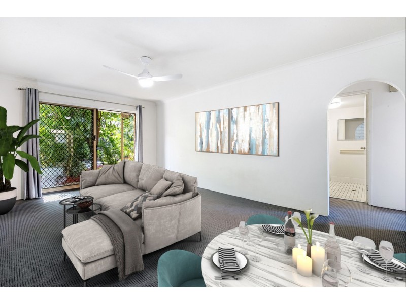 2/9 Christina Crt, Mermaid Waters QLD 4218
