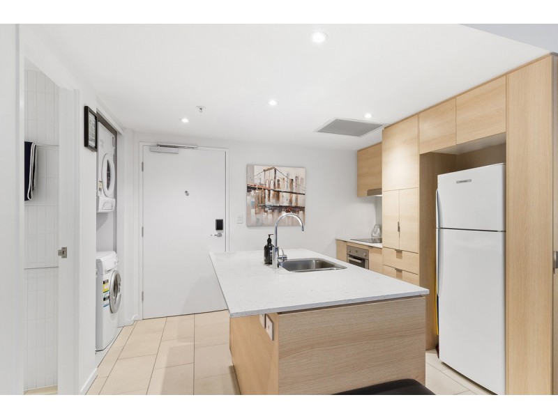 702/2663 Gold Coast Highway, Broadbeach QLD 4218