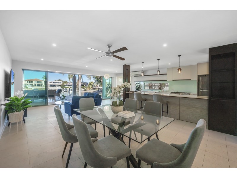 28 Tosti Street, Bundall QLD 4217