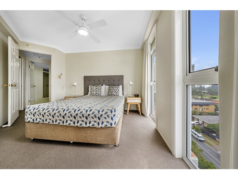 1076/2633 Gold Coast Highway, Broadbeach QLD 4218