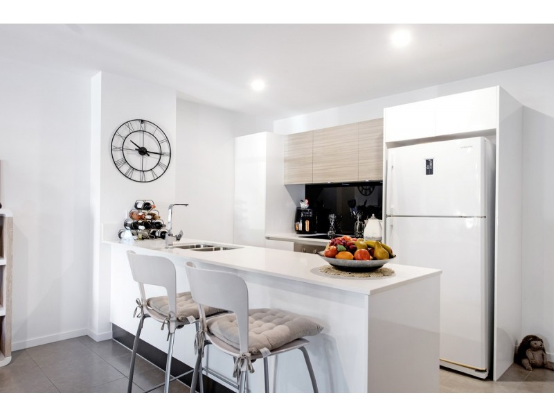 2101/1-7 Waterford Court, Bundall QLD 4217