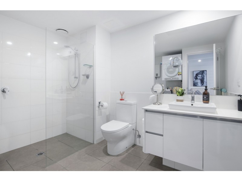 2101/1-7 Waterford Court, Bundall QLD 4217