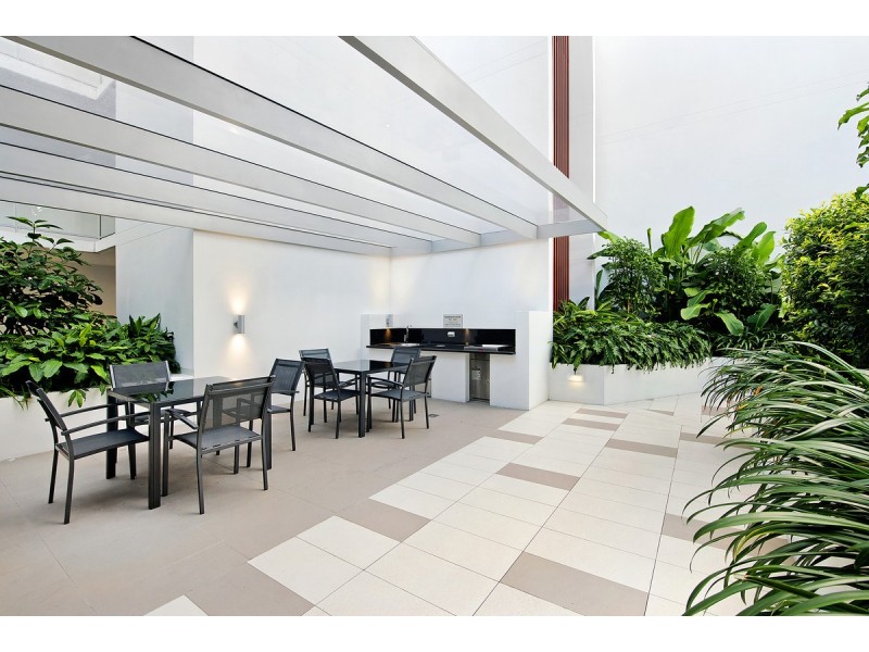 2101/1-7 Waterford Court, Bundall QLD 4217