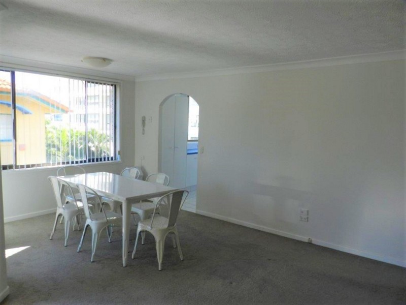 12/8 Queensland Avenue, Broadbeach QLD 4218