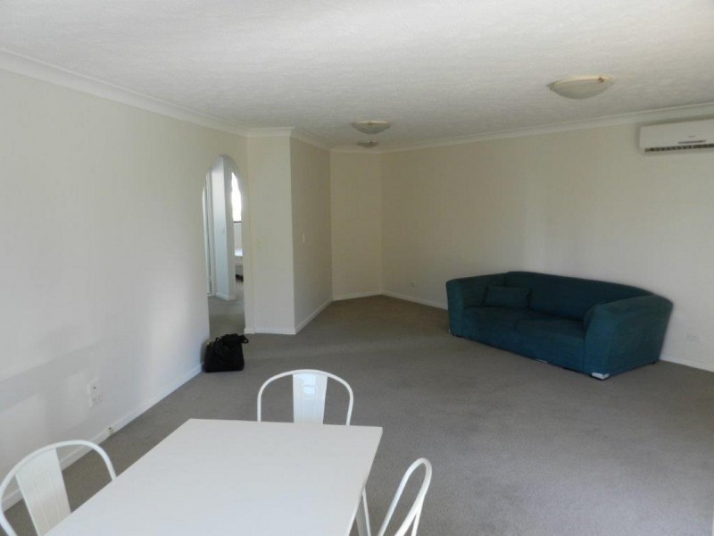 12/8 Queensland Avenue, Broadbeach QLD 4218