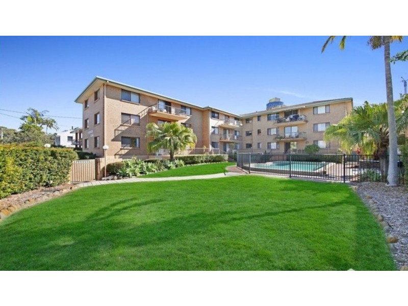 1/27 Armrick Avenue, Broadbeach QLD 4218