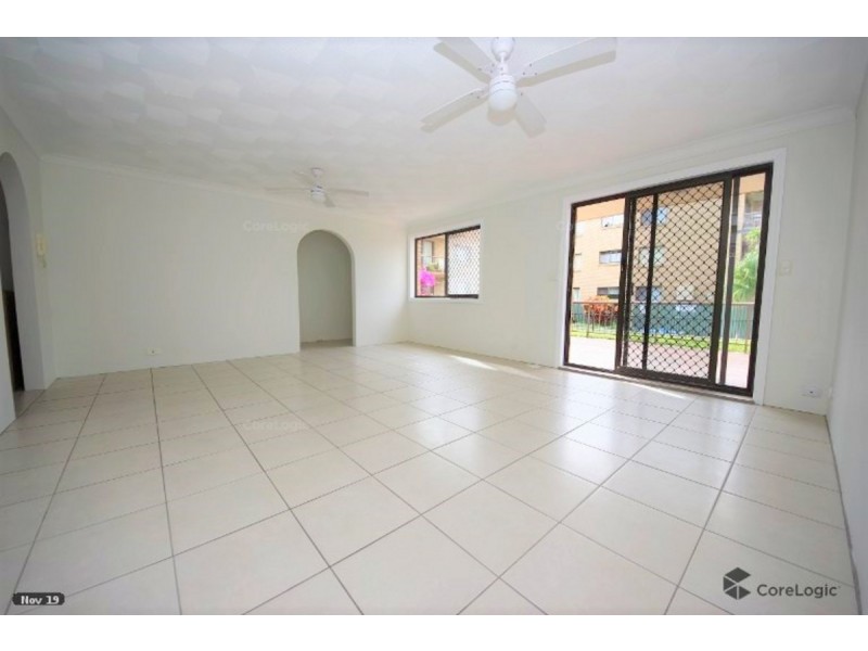 1/27 Armrick Avenue, Broadbeach QLD 4218