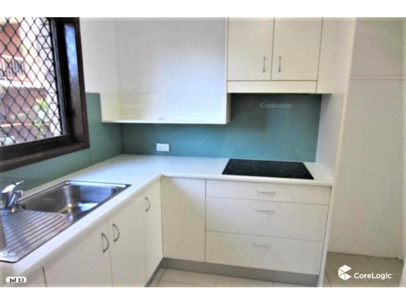 1/27 Armrick Avenue, Broadbeach QLD 4218