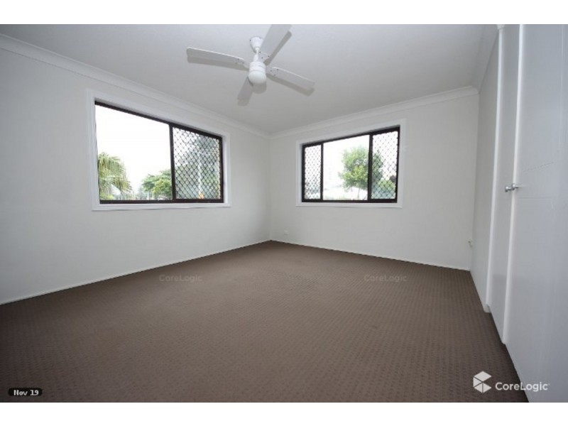 1/27 Armrick Avenue, Broadbeach QLD 4218