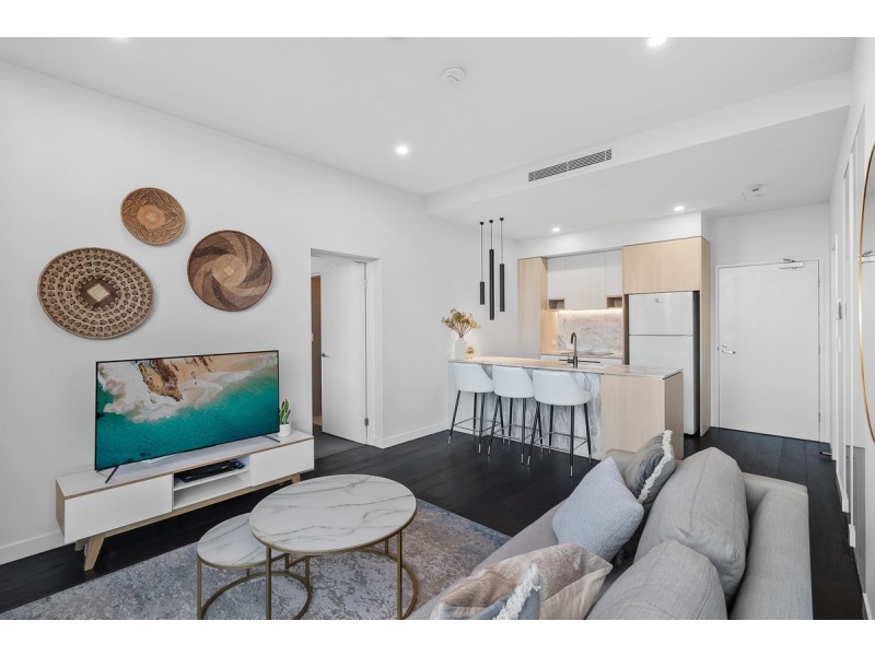 303/185 Old Burleigh Road, Broadbeach QLD 4218