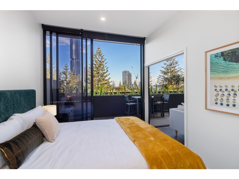 303/185 Old Burleigh Road, Broadbeach QLD 4218