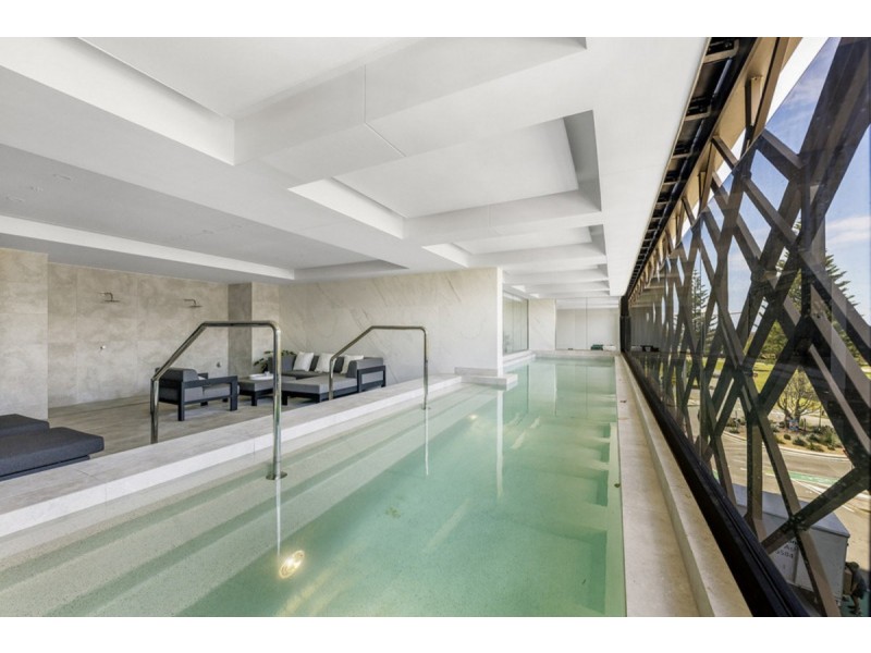 303/185 Old Burleigh Road, Broadbeach QLD 4218