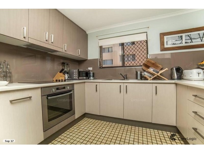 1/152 Surf Parade, Broadbeach QLD 4218