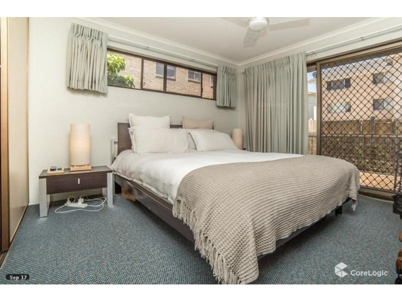 1/152 Surf Parade, Broadbeach QLD 4218