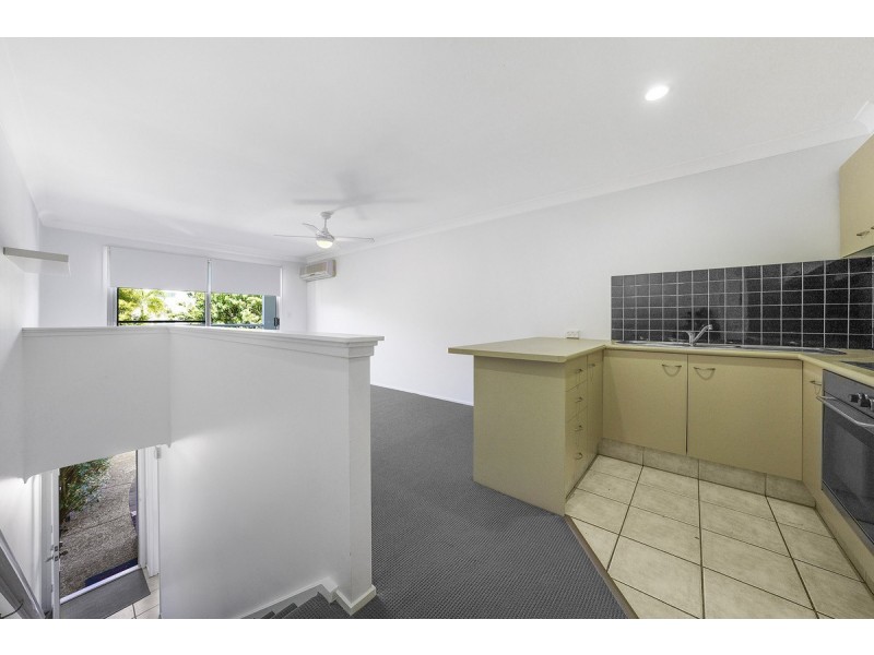 2/7 Sunset Boulevard, Surfers Paradise QLD 4217