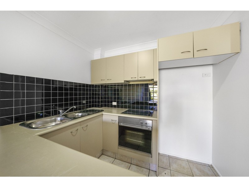 2/7 Sunset Boulevard, Surfers Paradise QLD 4217
