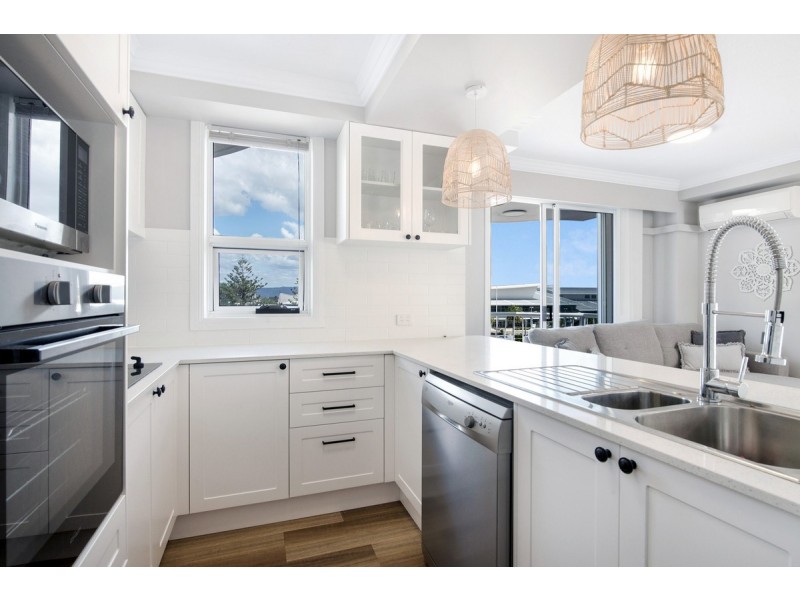 1402/24 Queensland Avenue, Broadbeach QLD 4218